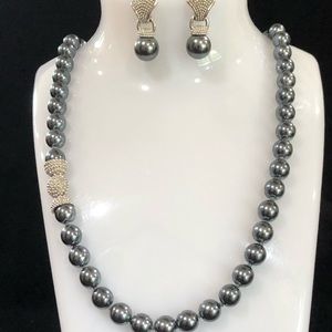 Erwin Pearl black/dark gray glass pearl necklace